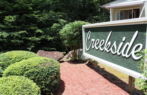Franklin House | Creekside Gated Golf Mtn Villa w/fast wifi & paved