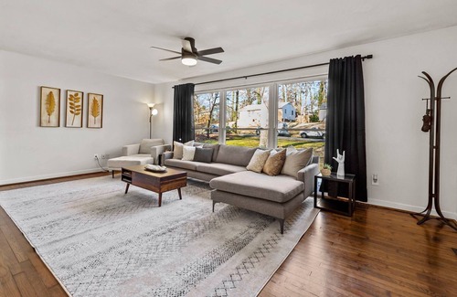 Woodcrest House | Creekside Haven- Minutes from Downtown
