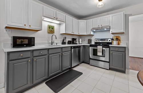 Woodcrest House | Creekside Haven- Minutes from Downtown