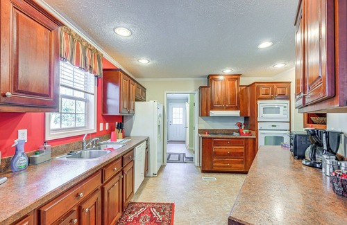 Graham County House | Creekside Haven w/Fire Pit Near Nantahala River