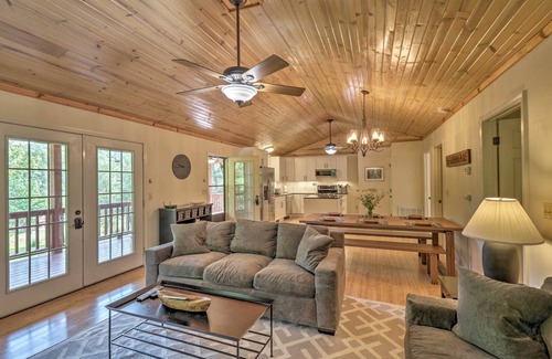 Mountain View Cabin | 'Creekside Hideaway' w/Fire Pit + Creek Access!