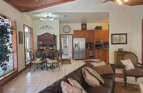 Foley Cottage | Creekside Inn - A quiet setting close to the Gulf Beaches, Golfing & OWA.