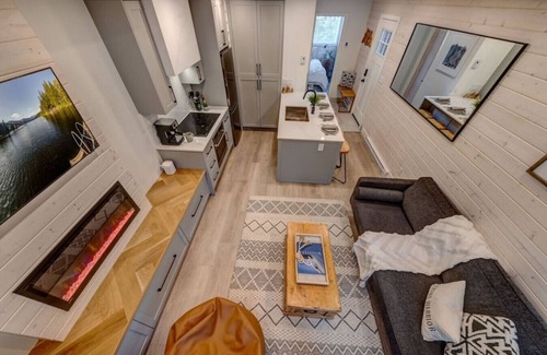 Whistler Creekside Hotel | Creekside Insbrook New