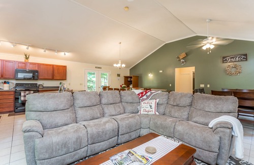 Massanutten House | Creekside - Massanutten Resort Home w/Game Room & Balcony