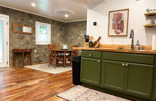 Waynesville Apartment | Creekside Mountain Apartment