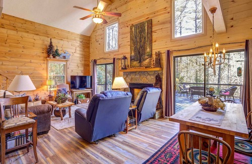 Cleveland Cabin | Creekside Oasis - Secluded Cabin in the Mountains on Swift Moving Creek