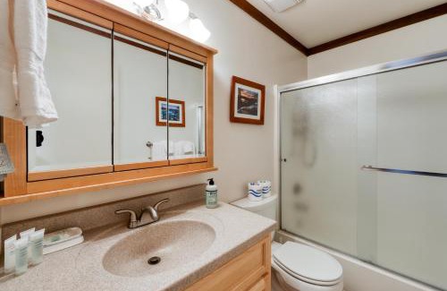 Incline Village Apartment | Creekside Retreat