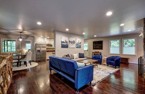 Scaly Mountain House | Creekside, spacious home for 8; 9 mi. Highlands, close Sky Valley, GA