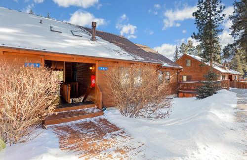 Fall River Estates Apartment | Creekside Suites 01 by Estes Park Condos