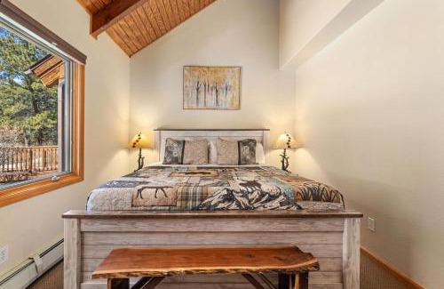 Fall River Estates Apartment | Creekside Suites 03 by Estes Park Condos