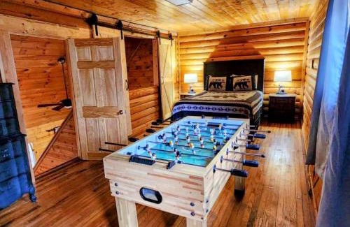 Cosby House | Creekside with views - jacuzzi firepit arcade