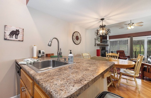 The Galena Territory Villa | Creekwood Galena Vista: Indoor Pools, Fitness Room & Fall Vibes Included