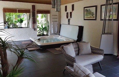 Scaer House | Cremoren Cottages Gîte Saint Adrien 4 pers SPA pool