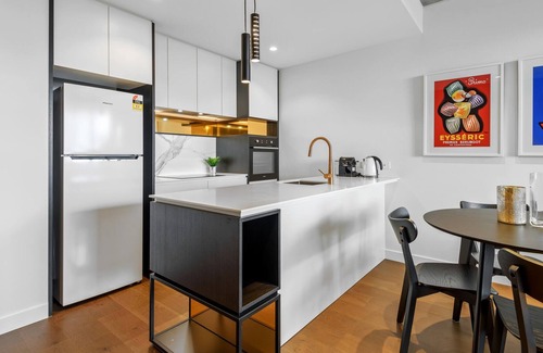 Cremorne Apartment | Cremorne Cityscape View 1-Bed with Gym, Spa, Sauna