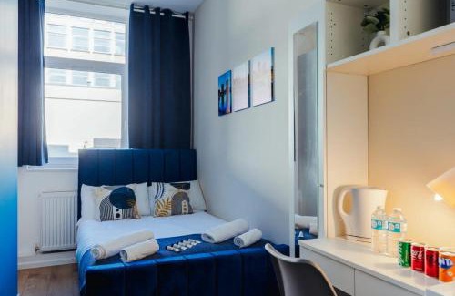 High Wycombe Apartment | Crendon House Cosy Studio - Sleeps 2 & Kitchen
