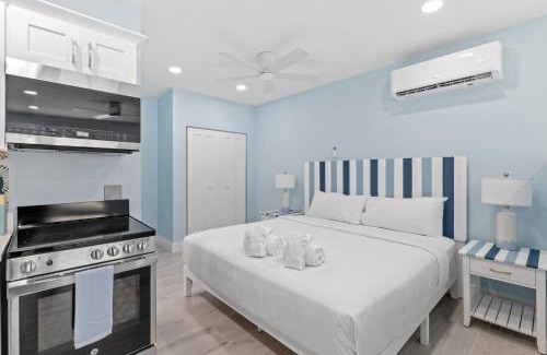 Sanibel House | Creole Garden Cottage at Palmview Inn of Sanibel with Bikes
