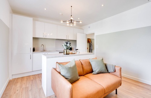 Newport Apartment | Crescent Apartments