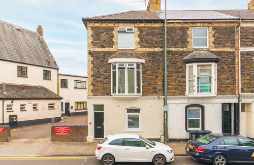 Newport Apartment | Crescent Apartments-Newport City Centre