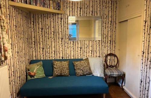 Tewkesbury House | Crescent Cottage, sleeps 8, pet friendly