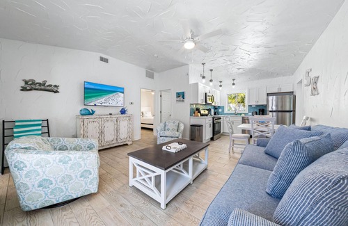 Siesta Key Condo | Crescent Street Villas By Beachside Mgt
