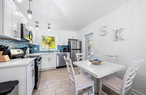 Siesta Key Condo | Crescent Street Villas By Beachside Mgt