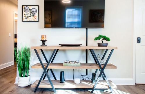Parker House | Crest Haven 2 Miles to Downtown + Pet-Friendly!
