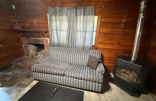Crestline Cabin | Crest Lodge Historic Mountain Inn - ArrowBear