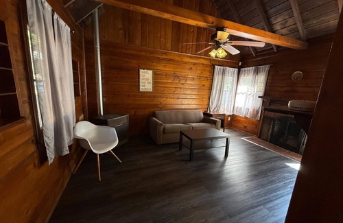 Crestline Cabin | Crest Lodge Historic Mountain Inn - Blue Jay