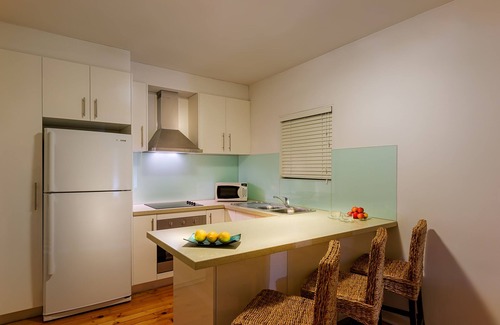 St Kilda Hotel | Crest on Barkly Serviced Apartments