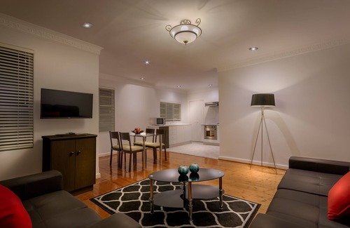 St Kilda Hotel | Crest on Barkly Serviced Apartments