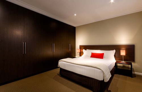 St Kilda Hotel | Crest on Barkly Serviced Apartments