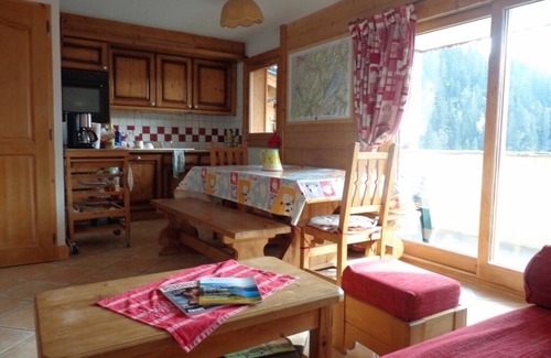 Cohennoz Apartment | Crest-Voland, 300 m from the runs, shops in a residence of standing with a pool