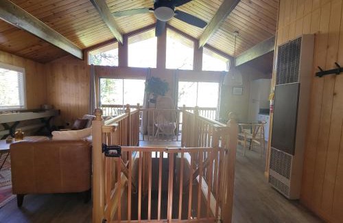 Upper Moonridge House | Cresta Lunar- Cozy and Modern 2 Bedroom Cabin