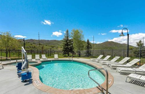 Kimball Junction Apartment | Crestview A104