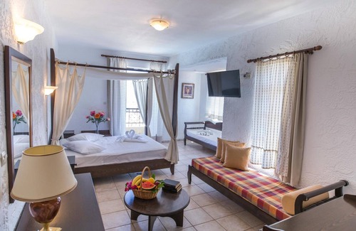 Platanes Hotel | Creta Aquamarine hotel
