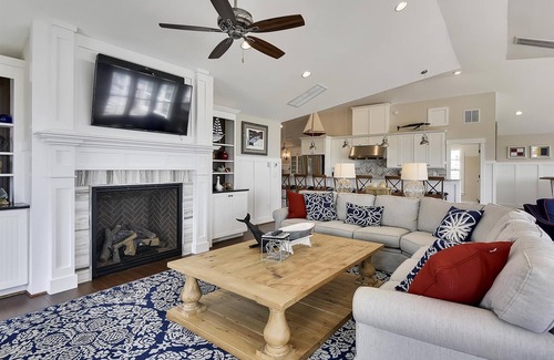 Pine Island House | Crew Quarters - 16BR Oceanfront with Elevator, Pool and More!