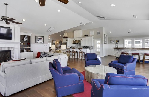 Pine Island House | Crew Quarters - 16BR Oceanfront with Elevator, Pool and More!