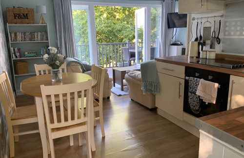 Bont Newydd Cabin | Crib Goch Cozy Dog-friendly Cabin Retreat