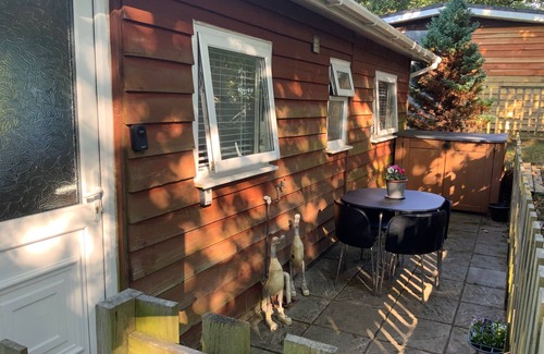 Bont Newydd Cabin | Crib Goch Cozy Dog-friendly Cabin Retreat