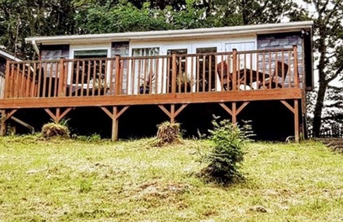 Bont Newydd Cabin | Crib Goch Cozy Dog-friendly Cabin Retreat