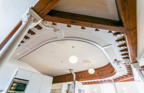 Ty Croes House | Cribinau