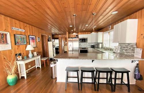 North Myrtle Beach House | Cricket Cottage- Appox 528 Feet to the Beach