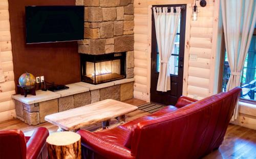 Millersburg House | Cricket Hill Treehouse by Amish Country Lodging