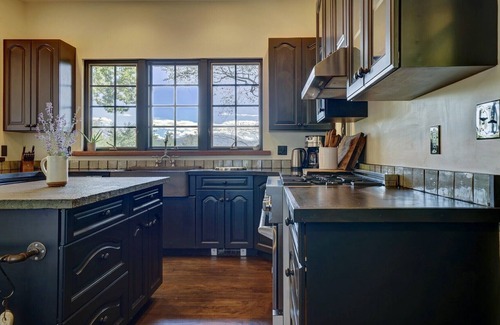 Bearsville House | Cricket Ridge Mountain View Retreat