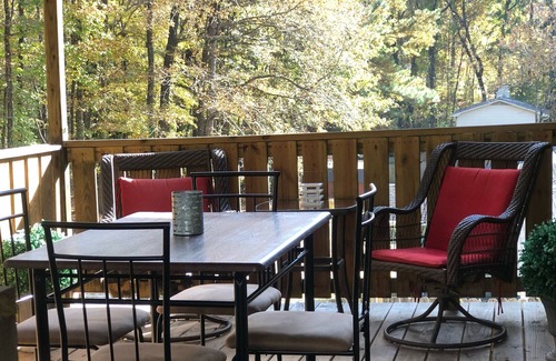 Woodland Hills House | Crimson Retreat - Book for Football Season!