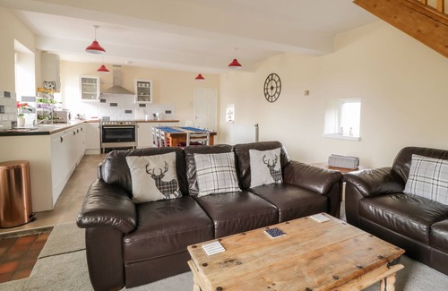 Wigton Cottage | CRINAN COTTAGE, family friendly, with open fire in Carlisle