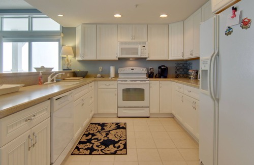 Crisfield Condo | Crisfield Vacation Rental Condo w/ Community Pool!
