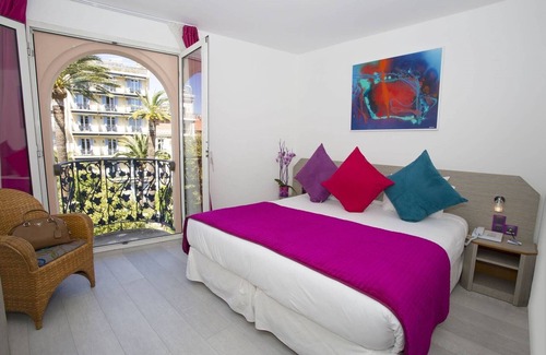 Cannes City Centre Hotel | CRISTAL HOTEL & SPA