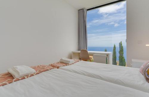 Santa Cruz Villa | Cristiano Ronaldo Airport View