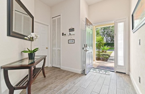 Bahama Bay Apartment | Cristina's Tropical Villa/Just minutes from Disney!